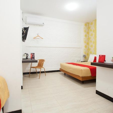 מלון באטו Reddoorz Near Museum Angkut Batu מראה חיצוני תמונה