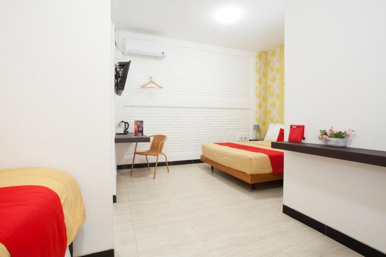 מלון באטו Reddoorz Near Museum Angkut Batu מראה חיצוני תמונה