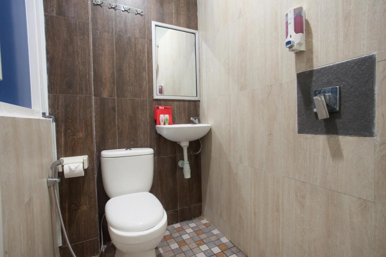 מלון באטו Reddoorz Near Museum Angkut Batu מראה חיצוני תמונה