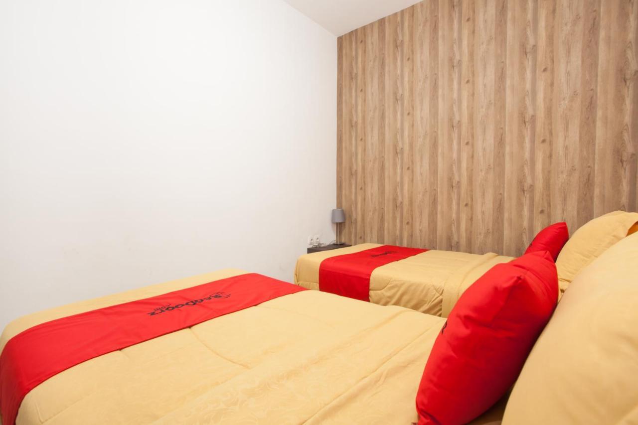 מלון באטו Reddoorz Near Museum Angkut Batu מראה חיצוני תמונה