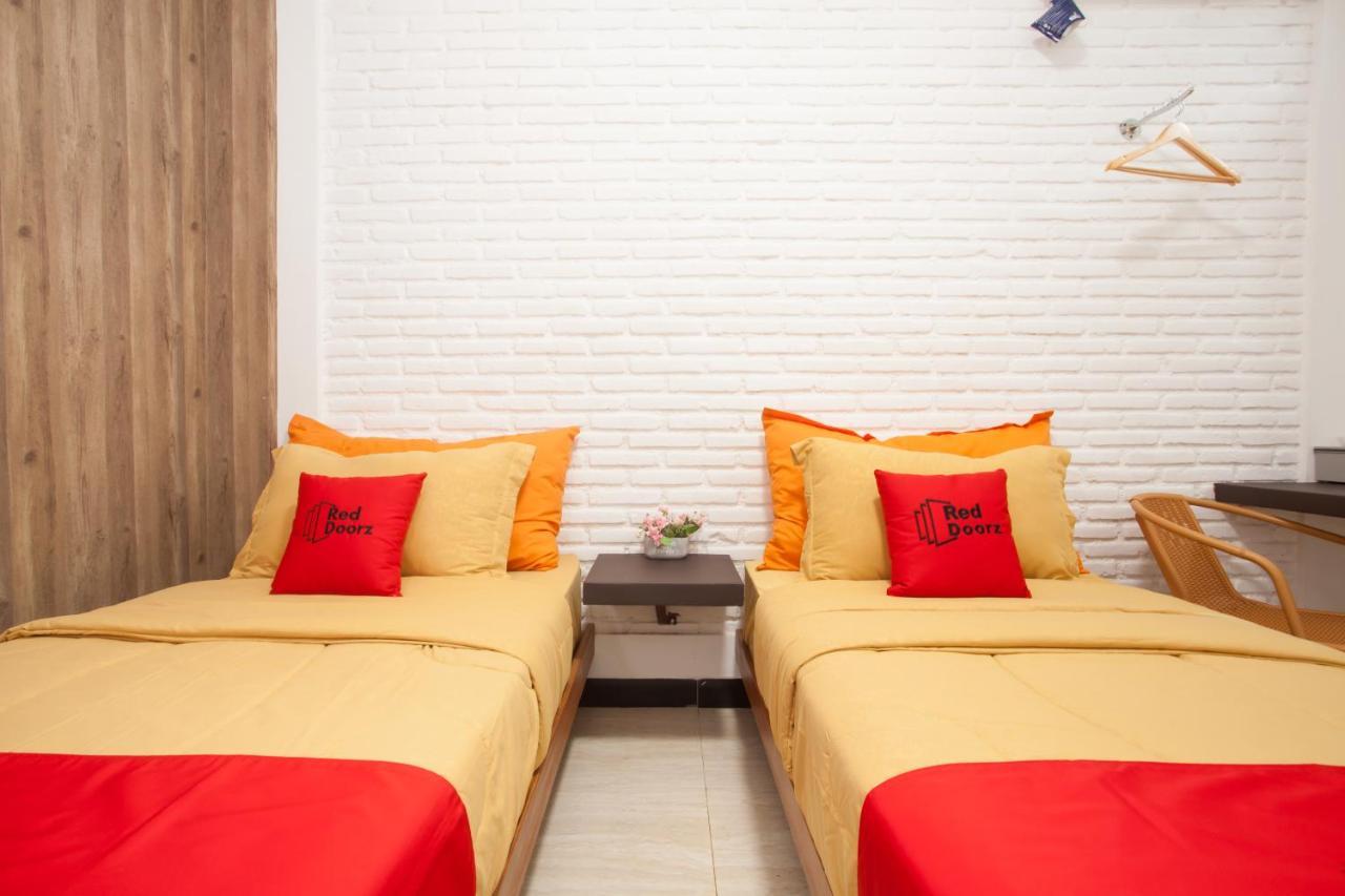 מלון באטו Reddoorz Near Museum Angkut Batu מראה חיצוני תמונה