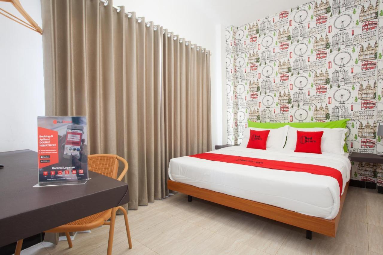 מלון באטו Reddoorz Near Museum Angkut Batu מראה חיצוני תמונה