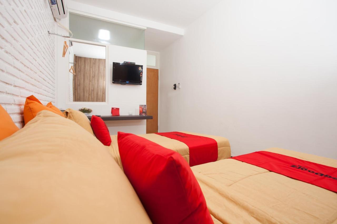 מלון באטו Reddoorz Near Museum Angkut Batu מראה חיצוני תמונה
