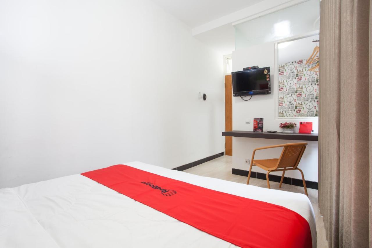 מלון באטו Reddoorz Near Museum Angkut Batu מראה חיצוני תמונה
